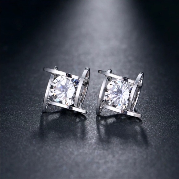 NEW SILVER 3D CAGE DIAMOND STUD EARRINGS - Picture 7 of 7